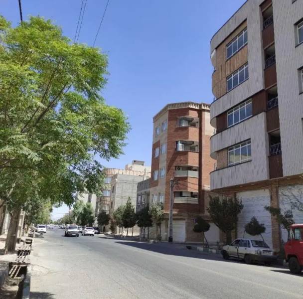                                            زمین دونبش بر مالک اشتر،تجاری مسکونی
                                                                                زمین و باغ
                                        در باغ شریفی قم