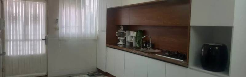                                             منزل ۳ طبقه ۶۰ متر تمیز
                                                                                منزل ویلایی
                                        در دروازه چوبی قم