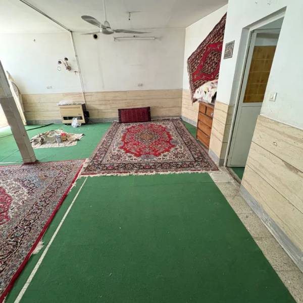                                             فروش خانه با بر ۸ متر
                                                                                منزل ویلایی
                                        در خندق قم