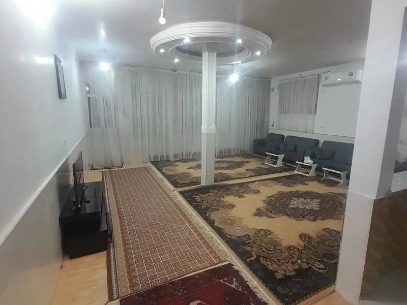                                             خانه ویلایی ۲ نبش بر خ میثم جنوبی ۱۴۲ م
                                                                                منزل ویلایی
                                        در نخودی قم