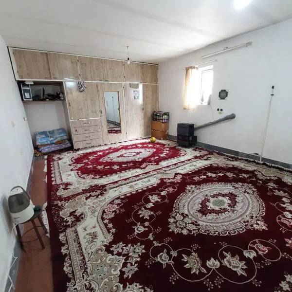                                             فروش خانه ویلایی دوطبقه ونیم در خیام _سند تک برگ
                                                                                منزل ویلایی
                                        در نخودی قم