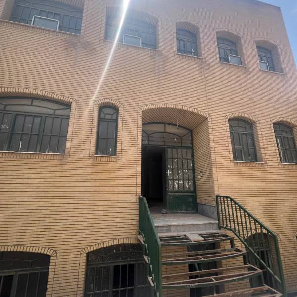 ویلایی ۴ طبقه با آسانسور