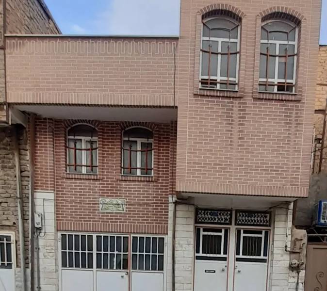                                             فروش منزل ویلایی ۱۰۲ متری
                                                                                منزل ویلایی
                                        در شهرک امام حسین قم