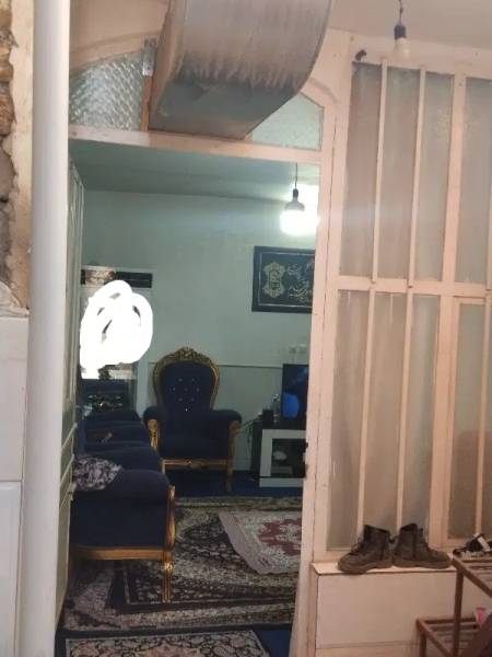خانه پشت قواره