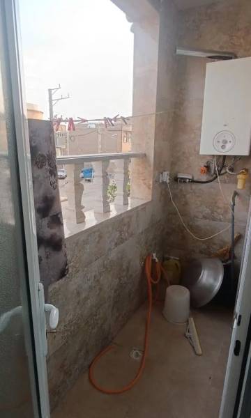                                             2واحدمسکونی 2عددمغازه تجاری بهر خیابان ۲۰متری درکل
                                                                                منزل ویلایی
                                        در شهر قائم قم