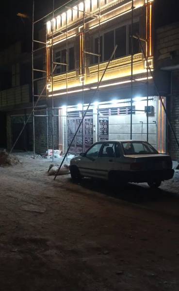 خانه نوساز دوطبقه رو به خیابان