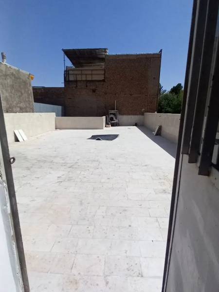 منزل نوساز ۱۶۰ متر ویلایی قم