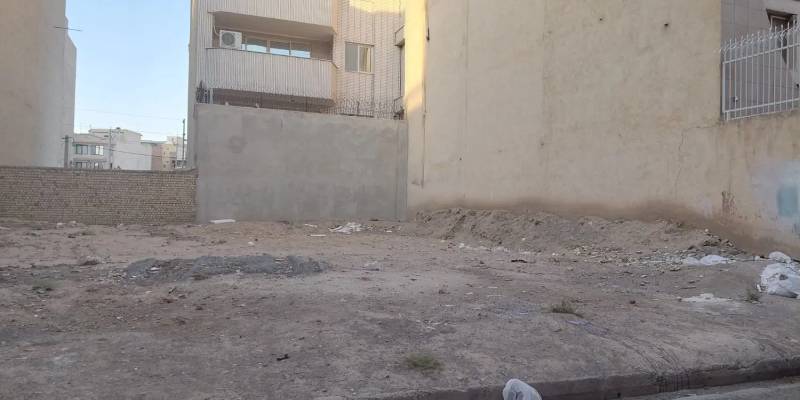                                             زمین ۲۰۷ متری شمالی در جمهوری
                                                                                زمین و باغ
                                        در میرزائیه قم