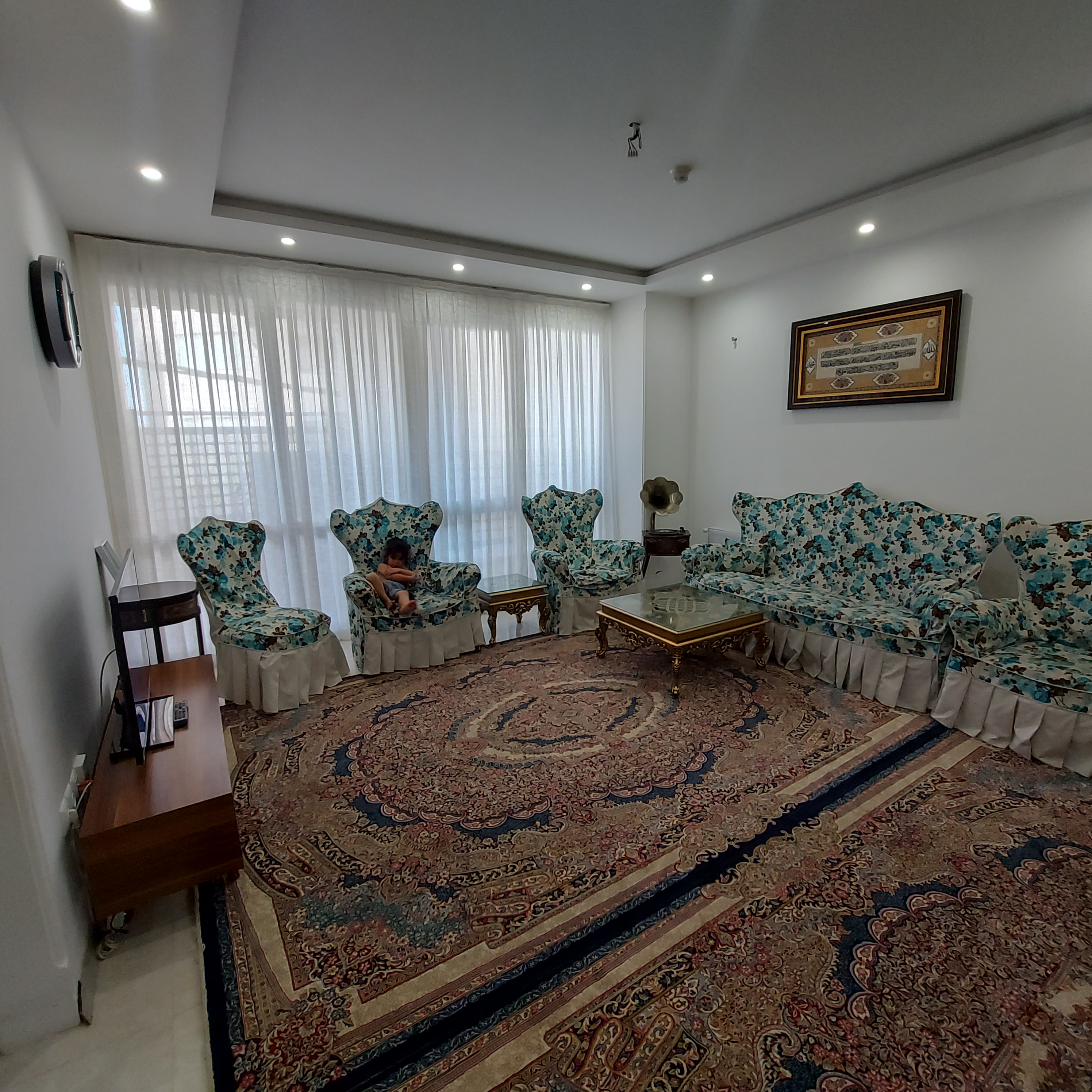 آپارتمان 85 متردوخواب برانسجام باموقعیتعالی
