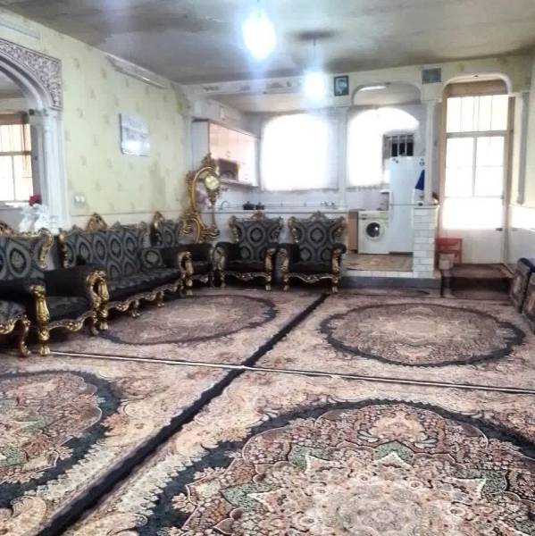                                             منزل ویلایی ۳ طبقه ۱۵ خرداد
                                                                                منزل ویلایی
                                        در نوبهار قم