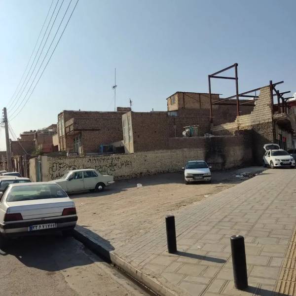                                             120مترزمین تجاری دونبش میدان امام بر خیابان کارگر
                                                                                زمین و باغ
                                        در شهرک امام حسین قم