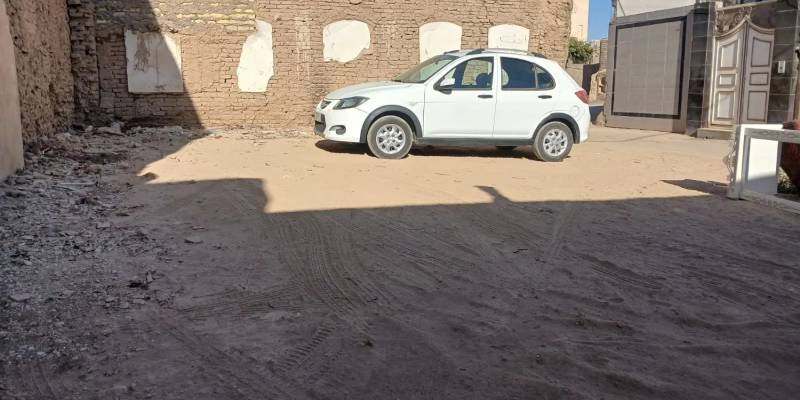 زمین مسکونی ۲ نبش باپروانه۳سقف با وام بافت فرسوده