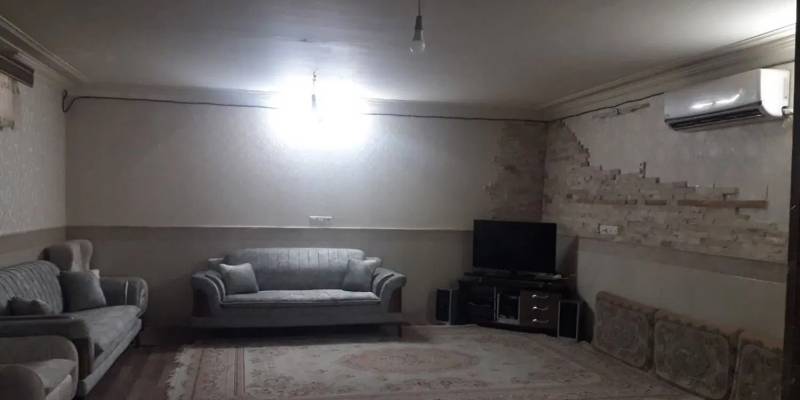                                             منزل فروشی 97متر 3طبقه
                                                                                منزل ویلایی
                                        در سراجه (۱۵ خرداد) قم