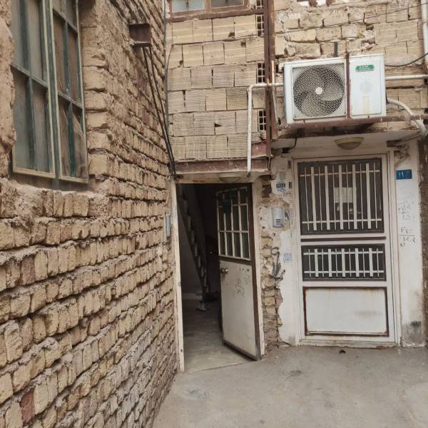                                             منزل ویلایی فروشی
                                                                                منزل ویلایی
                                        در شهر قائم قم