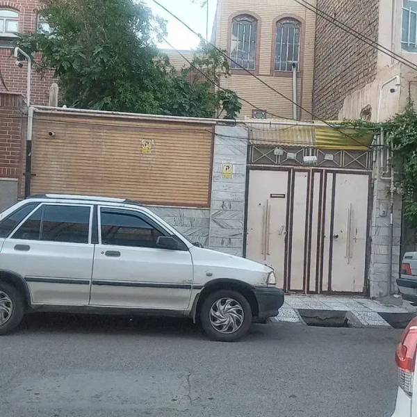                                             فروش خانه
                                                                                منزل ویلایی
                                        در شهرک امام حسین قم