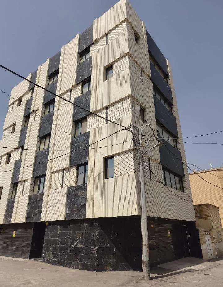                                             تکواحدی 133متری،3خواب نور، دورشهر
                                                                                آپارتمان
                                        در  قم